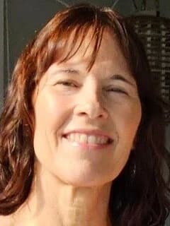 Kim Roesch headshot